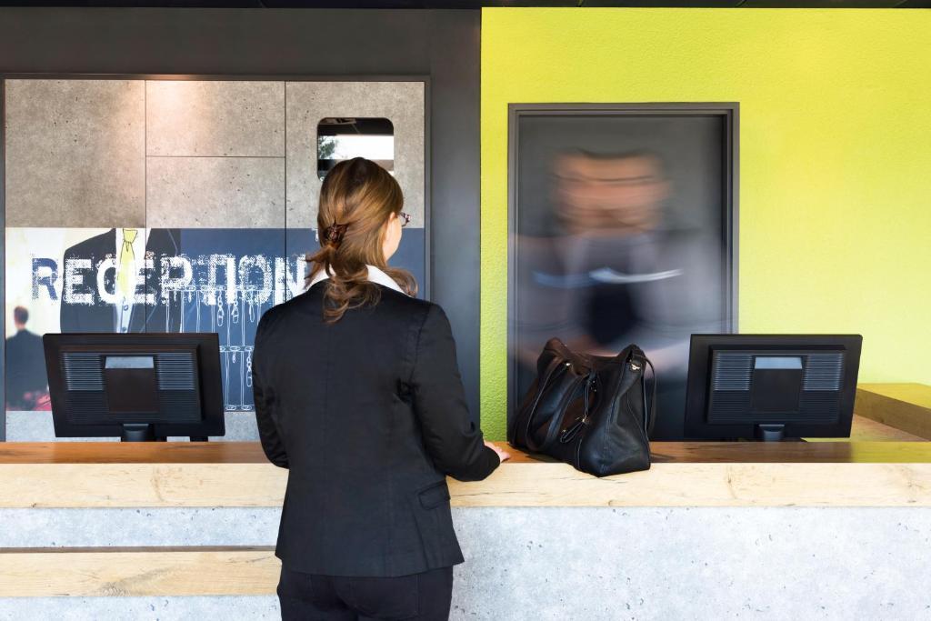 Ibis Budget Orly Chevilly Tram 7 Vitry-sur-Seine Exteriör bild