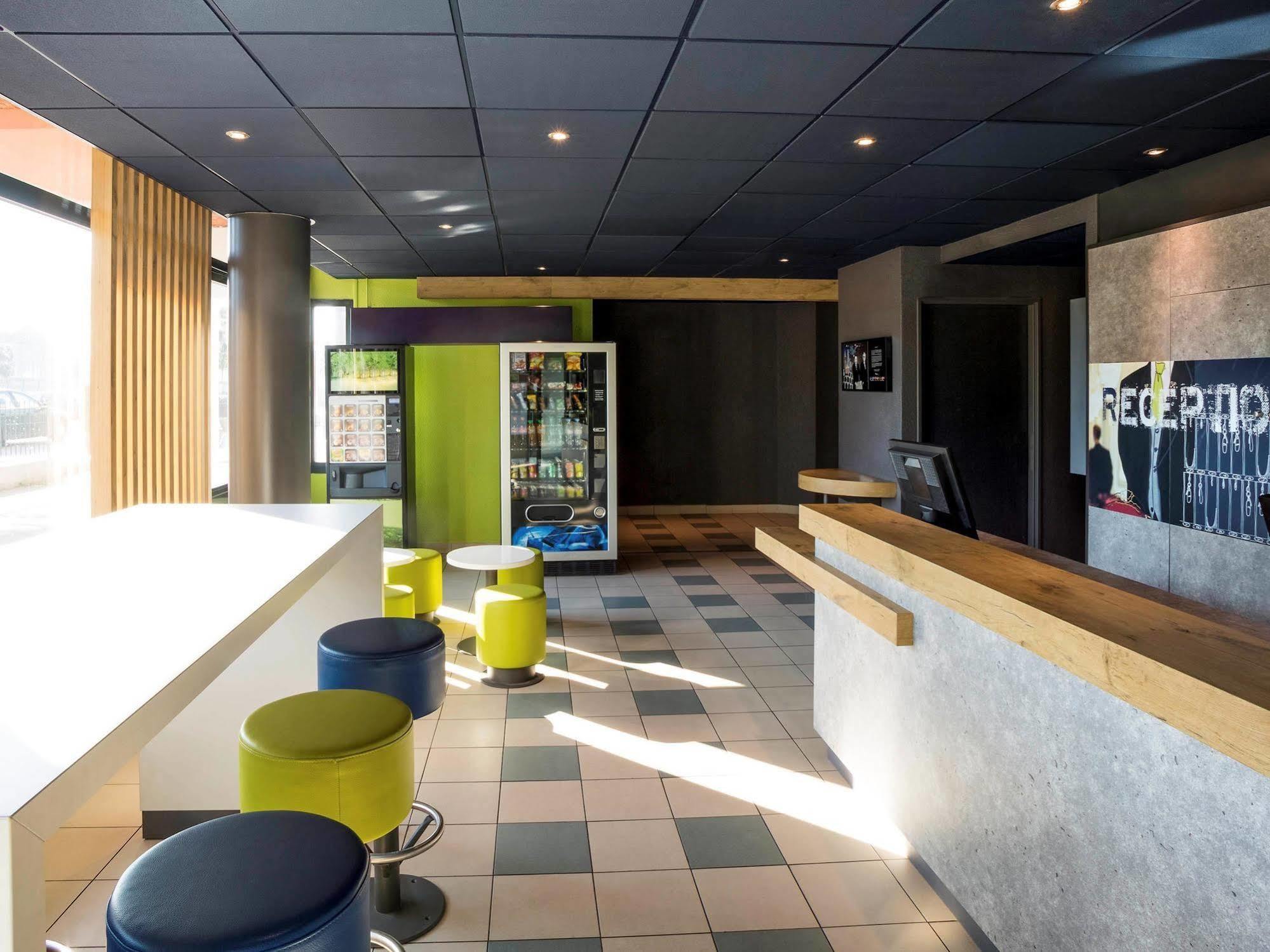 Ibis Budget Orly Chevilly Tram 7 Vitry-sur-Seine Exteriör bild