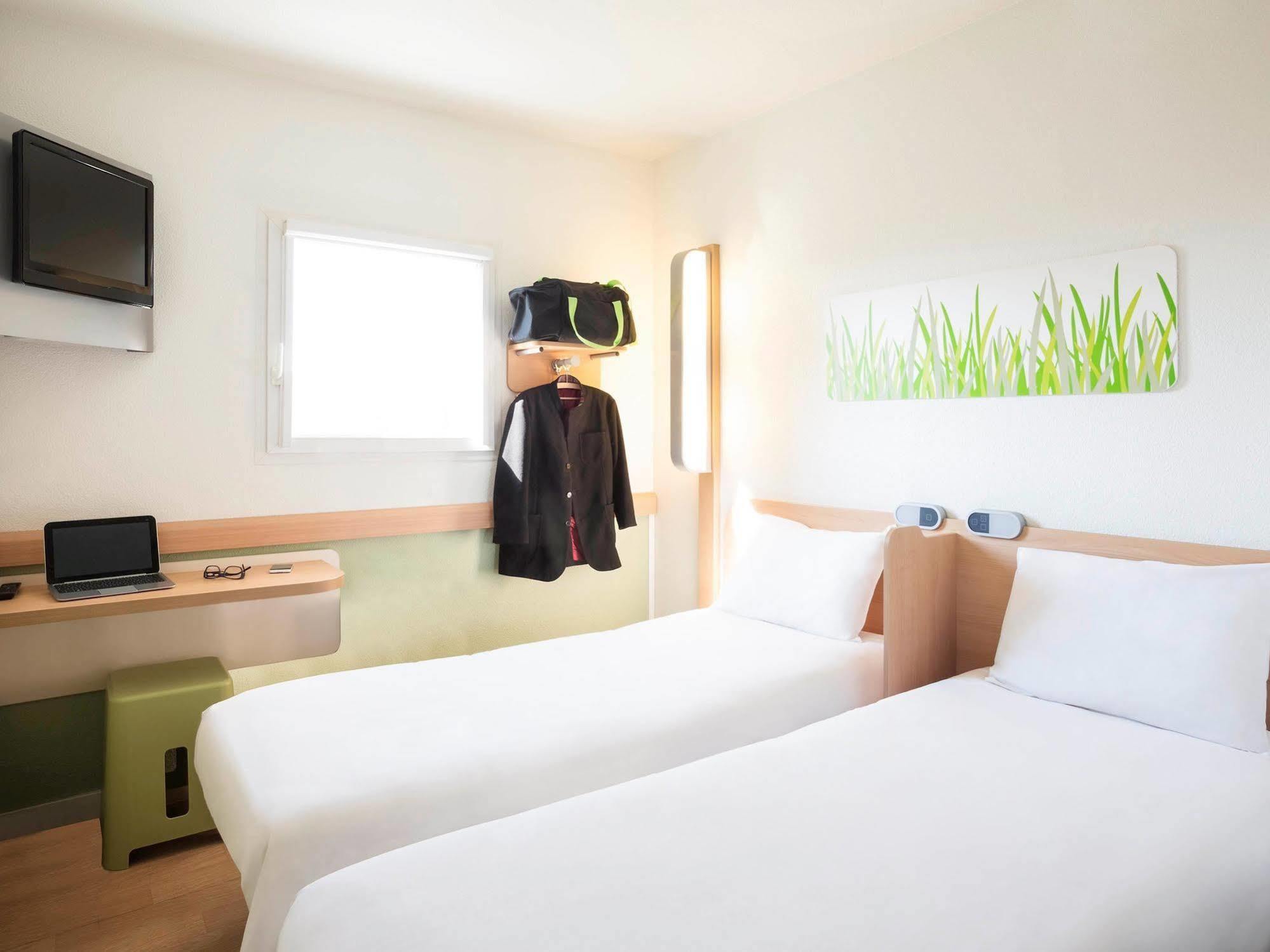 Ibis Budget Orly Chevilly Tram 7 Vitry-sur-Seine Exteriör bild