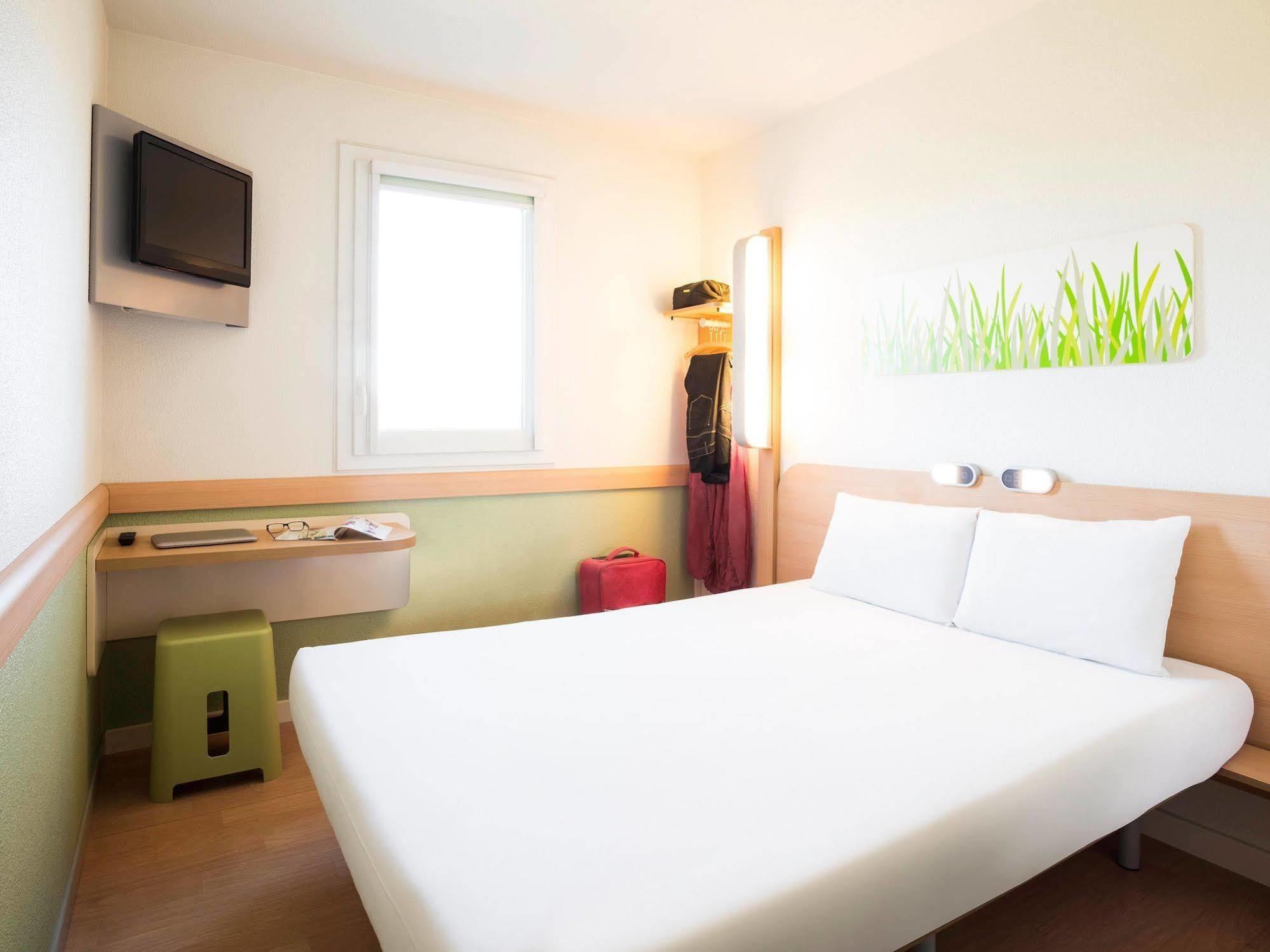 Ibis Budget Orly Chevilly Tram 7 Vitry-sur-Seine Exteriör bild